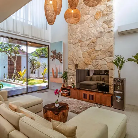 Bali Large 5-Br Private Luxury Dandanku Villa In Seminyak Exterior photo